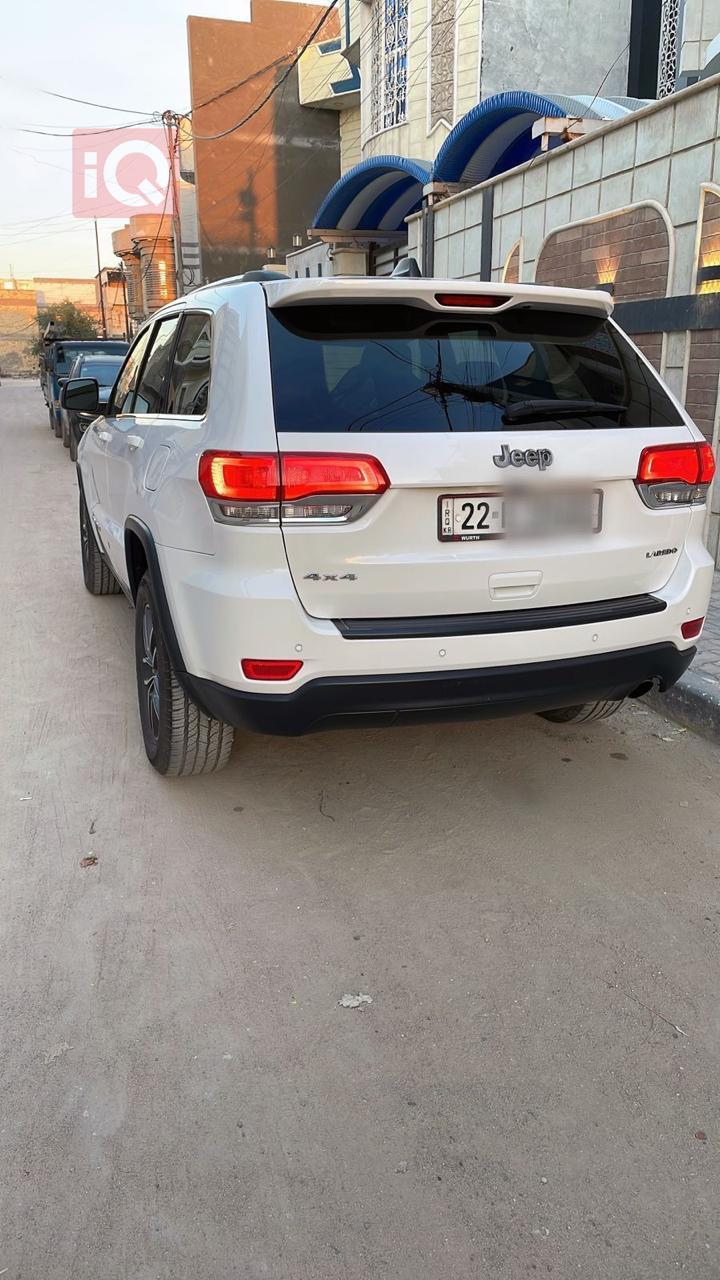 جیپ گراند شیرۆکی